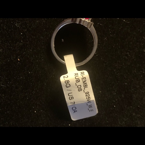 Ruby & Diamonds Ring - Picture 3 of 4